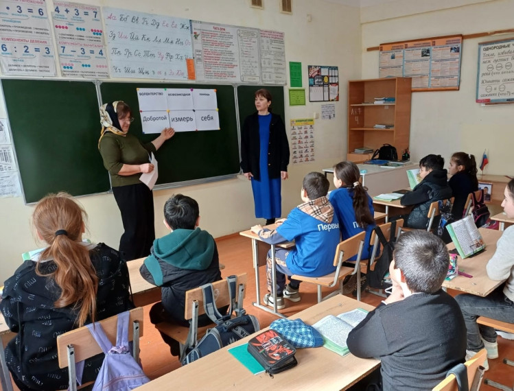 С Днем волонтера!.